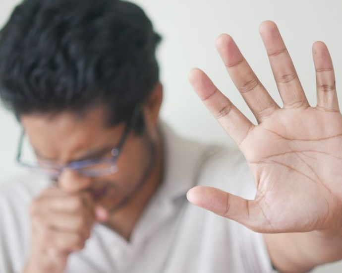 ⚠️ 목 아플 때 먹던 '이것', 오히려 독 될 수 있다? 멘톨, 아스파탐의 숨겨진 진실!