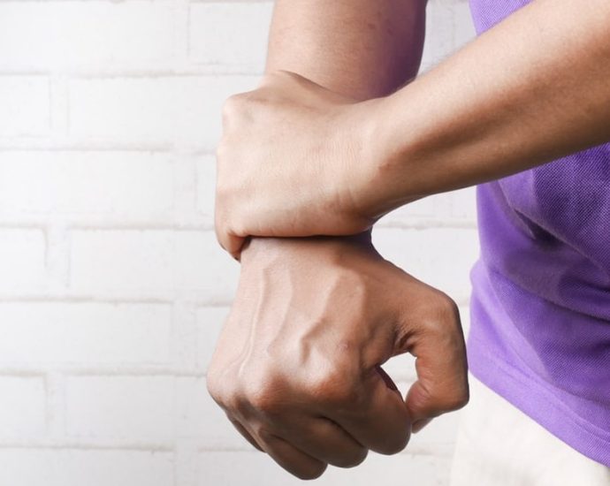 욱신욱신 관절염 걱정되면...자주 먹어야 할 식품 vs 피해야 할 식품