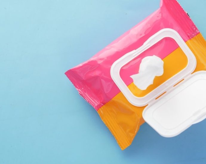 ⚠️ 영국 발 비상! 오염 물티슈, 6명 사망·62명 감염… 당신의 구급상자도 안전한가요?