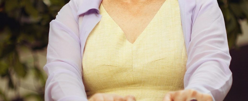 “50대 넘어도 피부 탱탱”… 바세린과 ‘이것’ 함께 바르라는데?