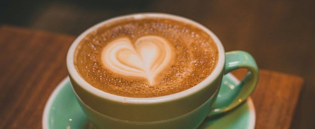 ✅ 시니어 건강 지킴이: 남은 커피, '이렇게' 마시면 세균 걱정 끝!