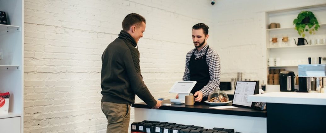 “한국인 매일 마시는 ‘커피’, 뜨겁게 vs 차갑게”…선택이 건강 바꾼다는데 [헬시타임]