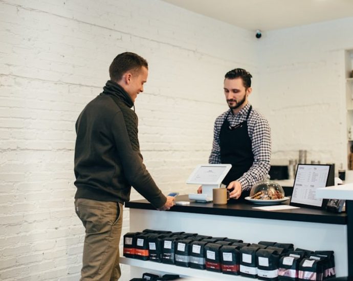 “한국인 매일 마시는 ‘커피’, 뜨겁게 vs 차갑게”…선택이 건강 바꾼다는데 [헬시타임]