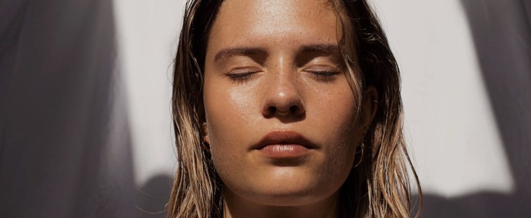 새 옷, 그냥 입으면 큰일나요! ⚠️ 피부과 전문의가 알려주는 '새 옷 증후군' 예방법