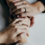 어릴 때 ‘칭찬’받지 못 했다면…‘결정 장애’ 어른 됩니다