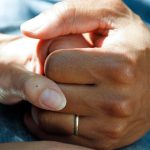 봄철에 특히 사우나 줄이고 때 밀지 말아야 하는 이유