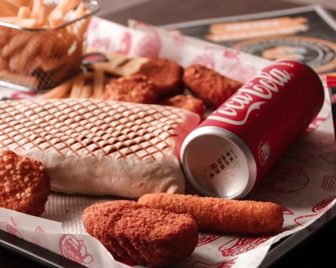 라면·햄·소시지 즐기면…노인보다 젊은 층 뼈에 훨씬 더 해롭다, 왜?