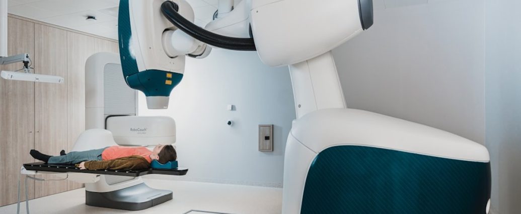 🚶‍♀️ 로봇 보행치료: '다시 걷기' 넘어 '제대로 걷기'로, 삶의 질을 높이다!