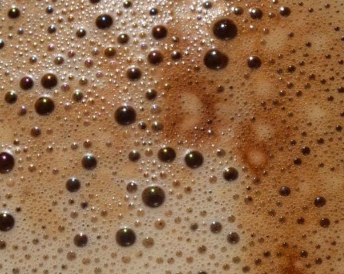 “라떼 속 우유, ‘두유’로 바꿔보세요”…3주 뒤 혈압계 숫자가 달라집니다