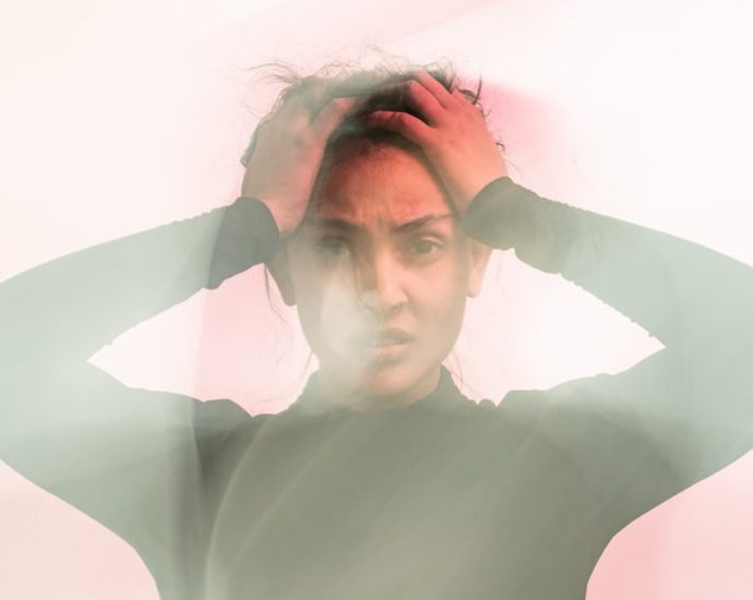 심장이 터질 듯 쿵쾅? 숨 막히는 공포, '공황장애' 당신도 예외는 아닙니다! ⚠️