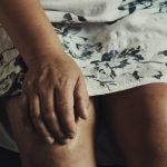 통증 심한 무릎 관절염, 증상 완화하는 ‘골수 줄기세포 주사’ 주목