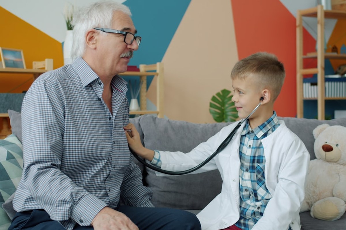 70대 폐암 환자도 희망 UP! 3기 폐암 '적극 치료' 효과 탁월 ✅ - 이미지 1