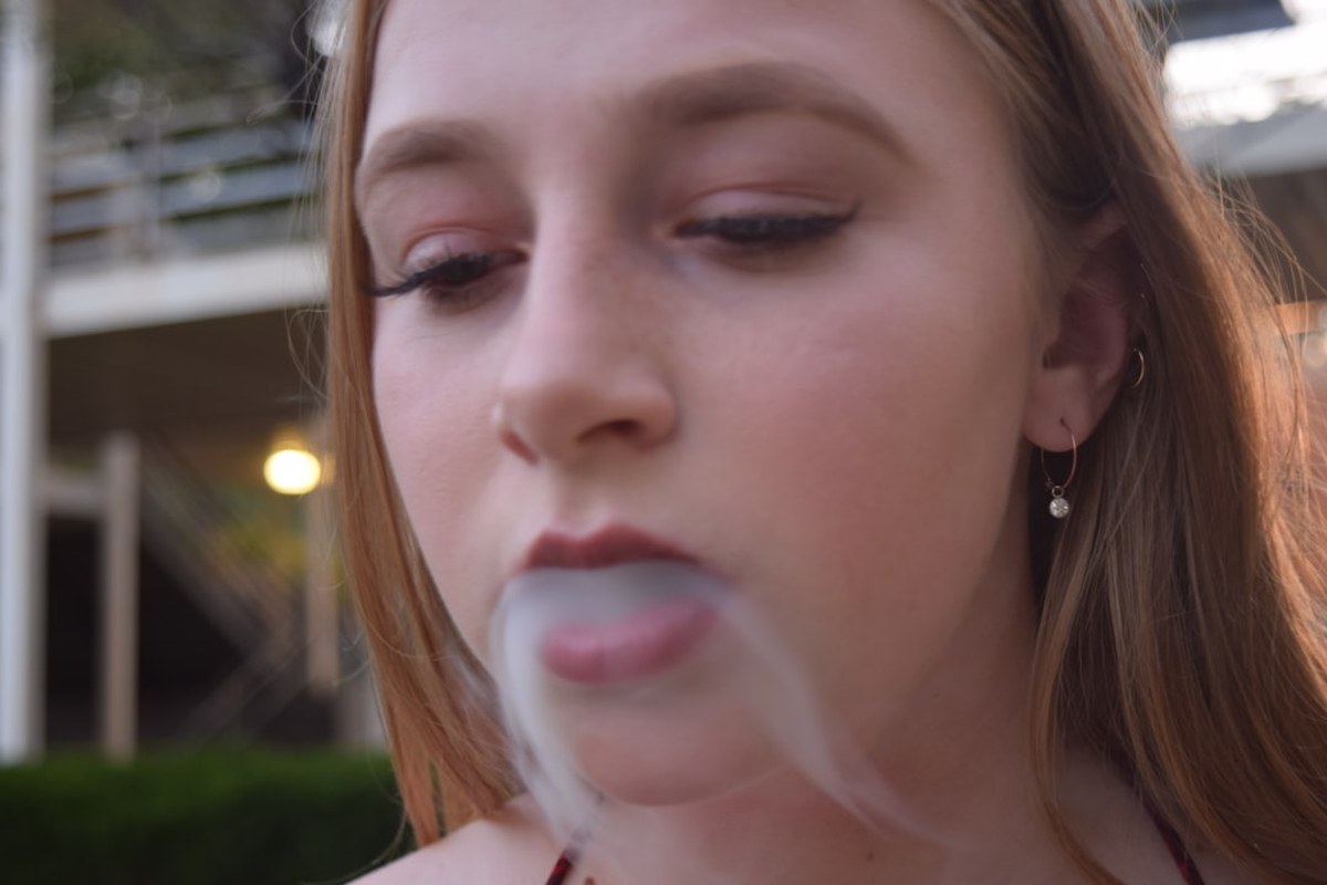 😱 15살부터 전자담배 피운 20대 여성, 18개월 시한부 판정! 폐암의 충격적인 진실 💡 - 이미지 3