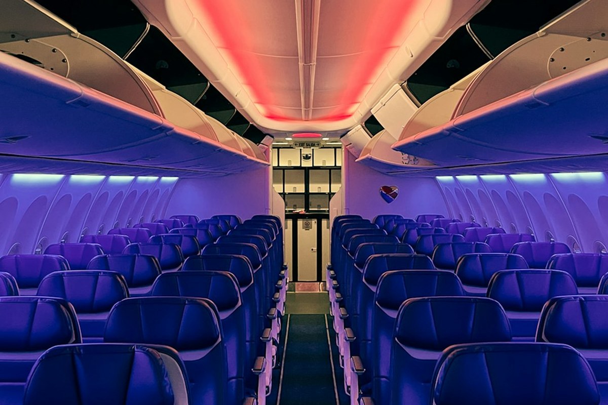 ✈️ 기내에서 흔히 하는 7가지 행동, 사실은 위험! 안전하게 비행하는 꿀팁 ✅ - 이미지 3