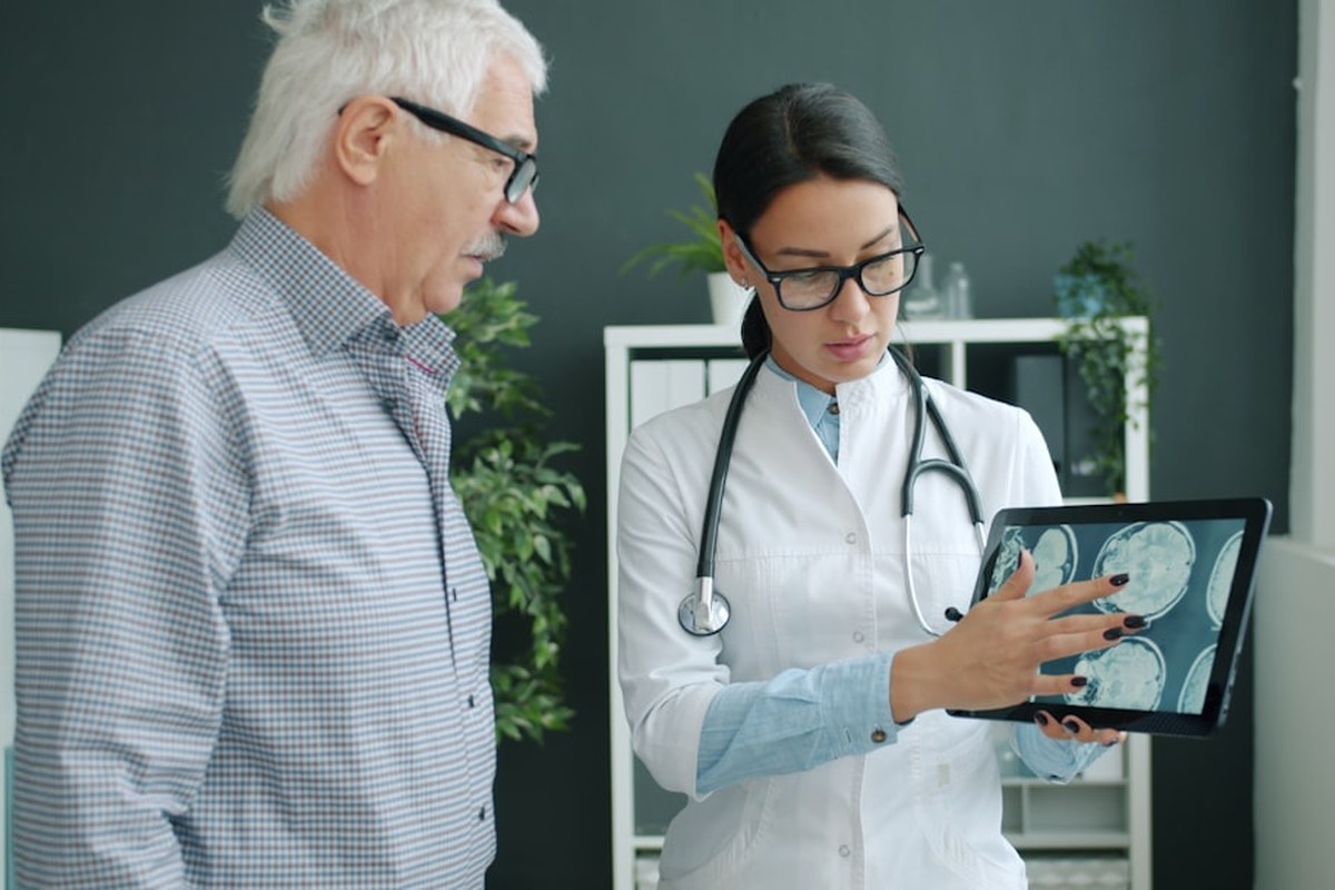 70대 폐암 환자도 희망 UP! 3기 폐암 '적극 치료' 효과 탁월 ✅ - 이미지 4