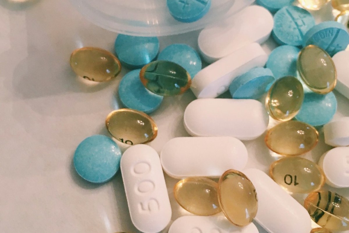 AI 시대, 약사의 '진정한' 역할은? 💊 동네 약국의 따뜻한 진심을 찾아서 ✅ - 이미지 4