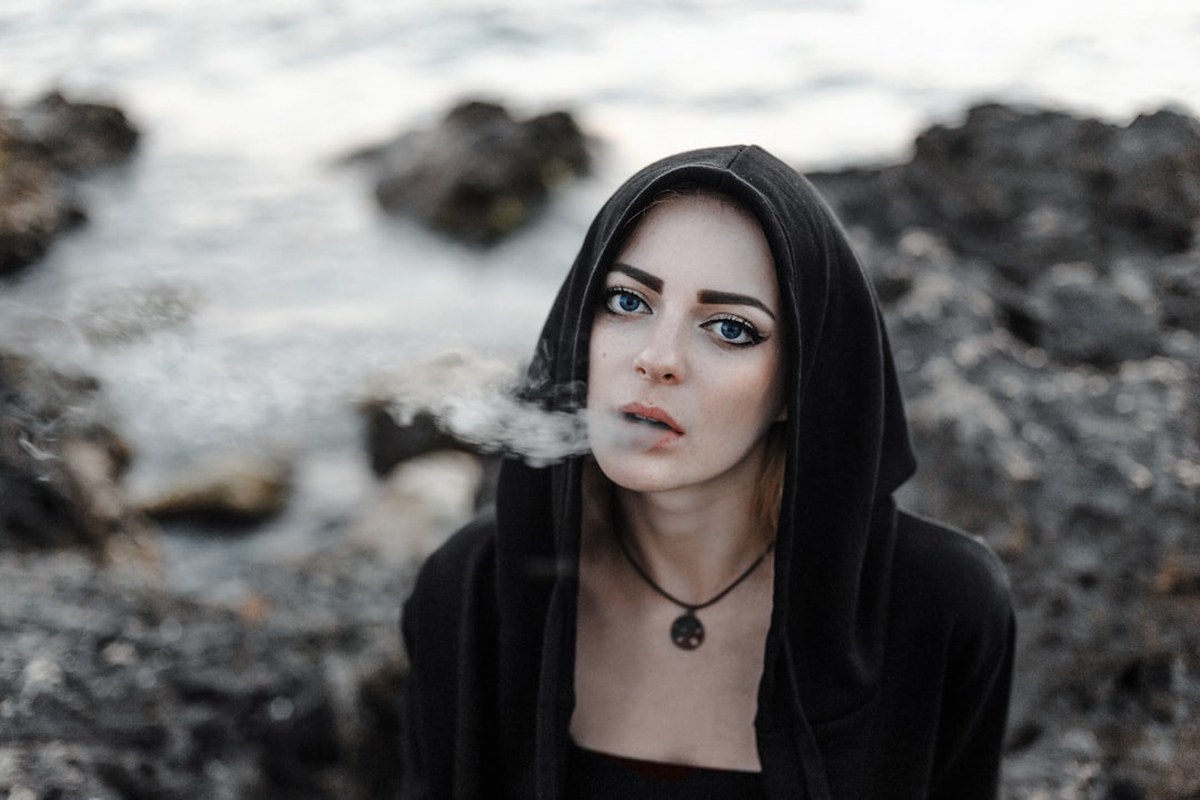 😱 15살부터 전자담배 피운 20대 여성, 18개월 시한부 판정! 폐암의 충격적인 진실 💡 - 이미지 4