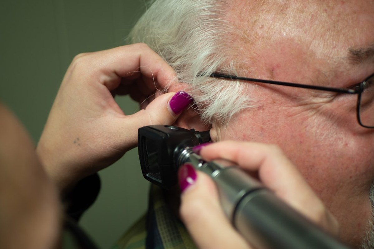 👂 한쪽 귀 난청, 알츠하이머 위험 1.49배 높인다! 뇌 건강 적신호 놓치지 마세요 💡 - 이미지 4