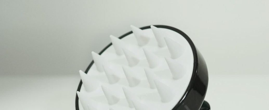 💡 머리카락 얇아진다면? 두피 관리, 이제 '기초 피부 관리'처럼 하세요! ✅