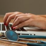 🚨"40분 원정 진료" 현실…정은경 장관, 영주서 절박한 목소리 듣다!