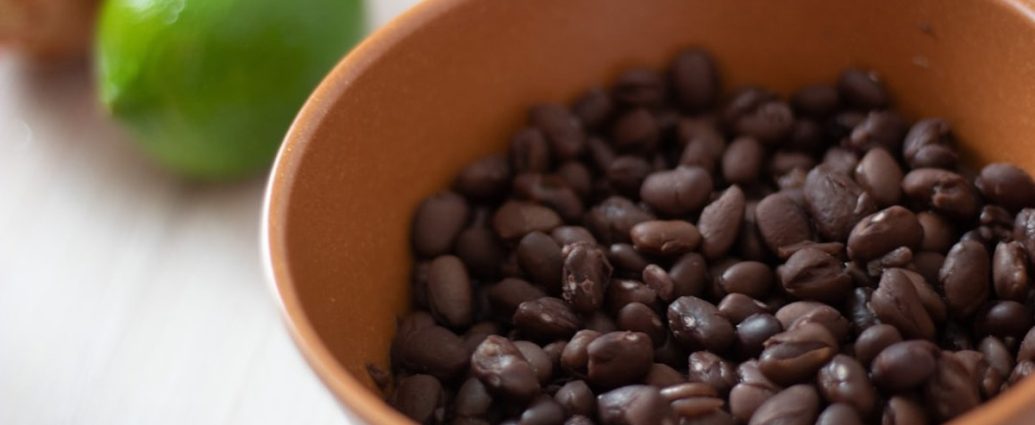 🩸혈관 청소부? 🩺혈당 조절? 검은콩의 놀라운 효능 5가지와 똑똑한 섭취법 ✅