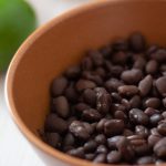 🩸혈관 청소부? 🩺혈당 조절? 검은콩의 놀라운 효능 5가지와 똑똑한 섭취법 ✅