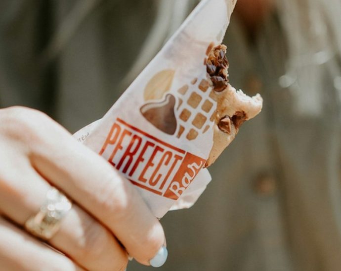 ⛰️ 남규리 관악산 등산 간식 '오이'의 놀라운 효능 3가지! 💧 피부 건강 & 피로 해소 비법 공개 ✅